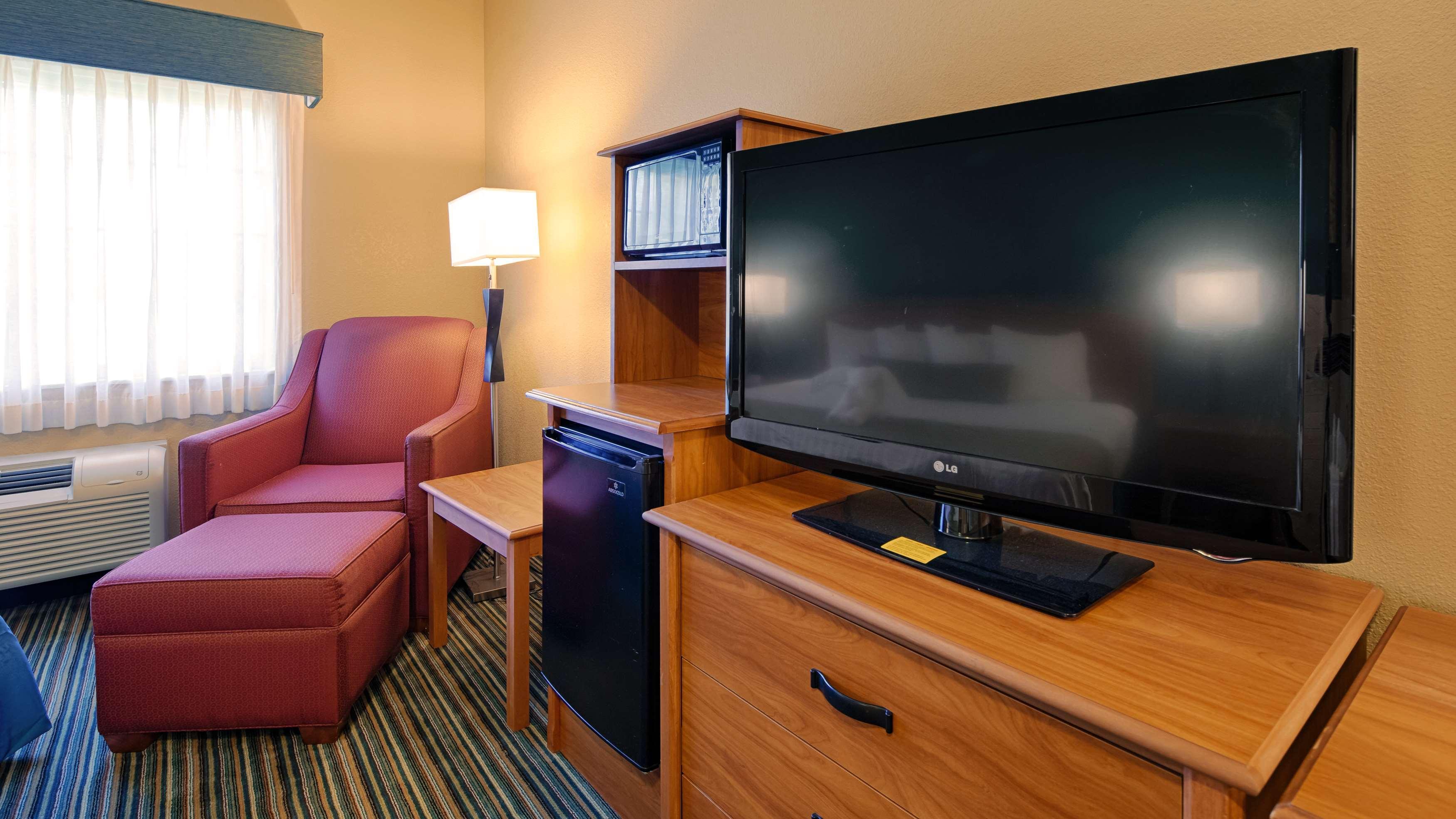 Best Western Governors Inn And Suites Wichita Exterior photo